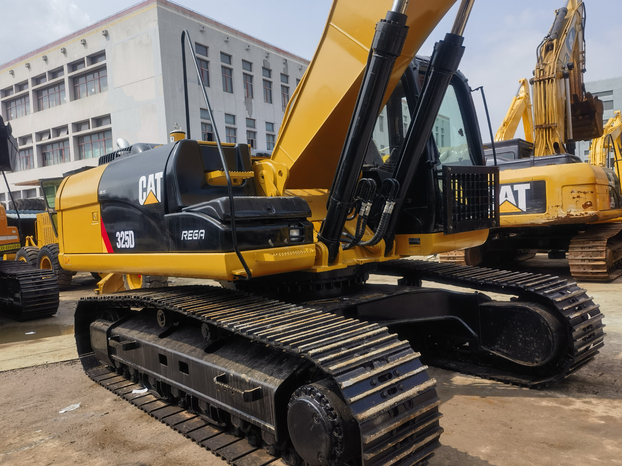 CATERPILLAR CAT 325D Excavator - Pelle sur chenille: photos 4 CATERPILLAR CAT 325D Excavator - Pelle sur chenille: photos 4