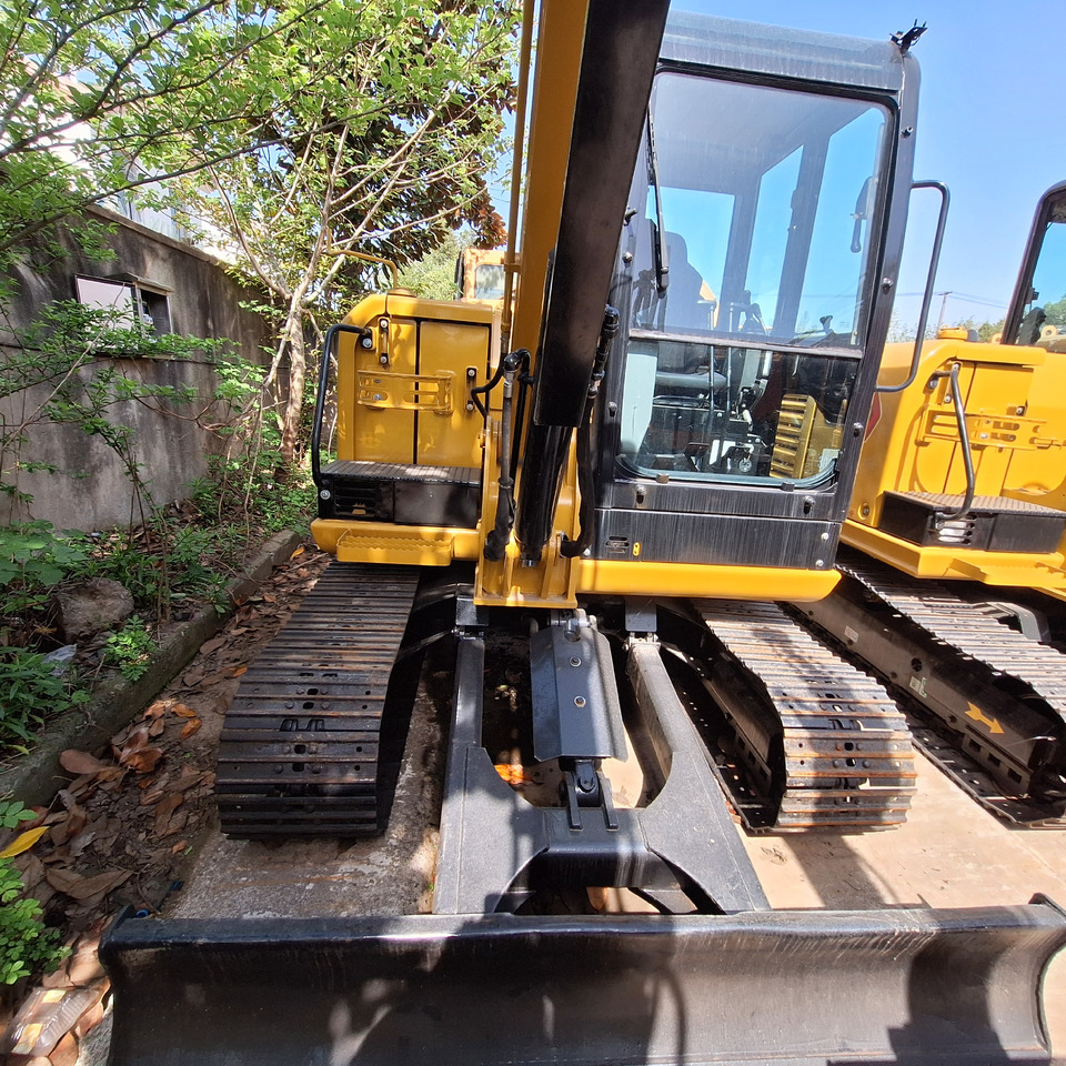 CATERPILLAR Cat 305.5E2 excavator - Mini pelle: photos 2 CATERPILLAR Cat 305.5E2 excavator - Mini pelle: photos 2