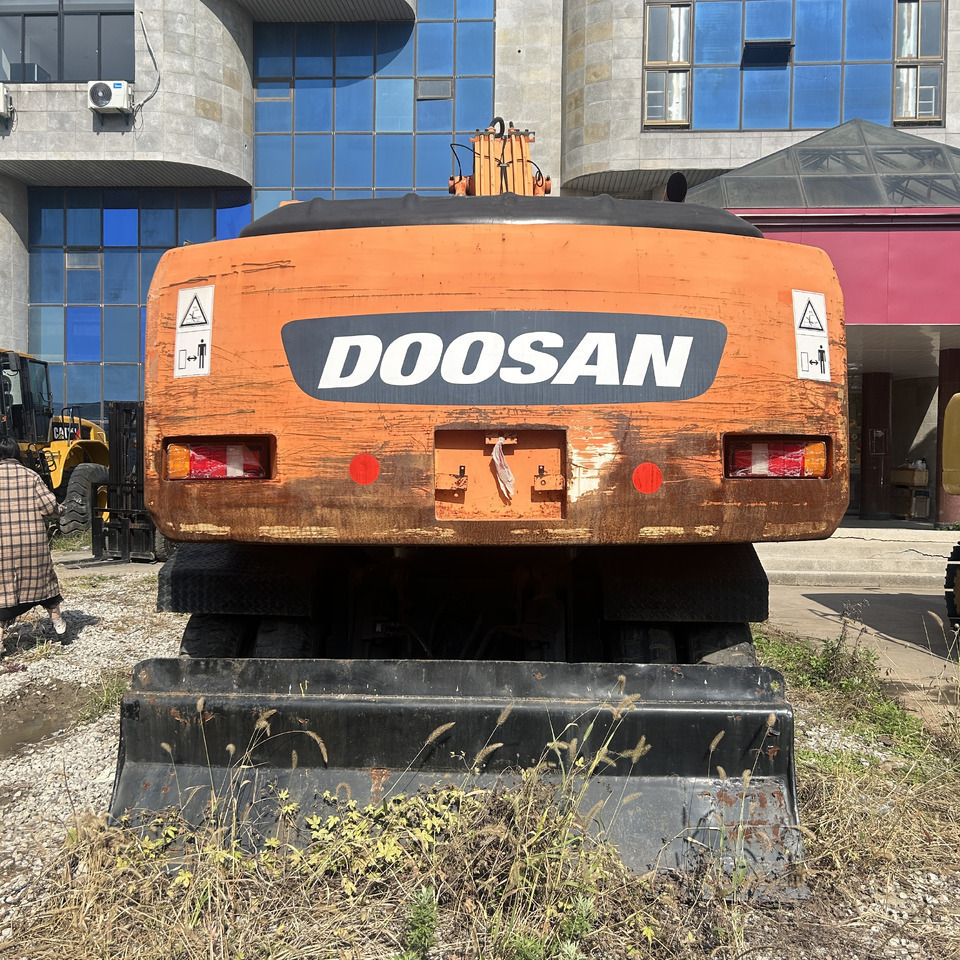 Pelle sur pneus Doosan DH210w-7 wheel excavator: photos 6 Pelle sur pneus Doosan DH210w-7 wheel excavator: photos 6
