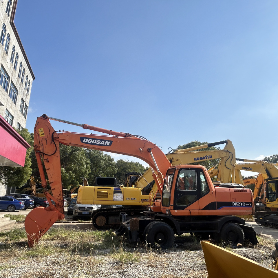 Doosan DH210w-7 wheel excavator - Pelle sur pneus: photos 5 Doosan DH210w-7 wheel excavator - Pelle sur pneus: photos 5