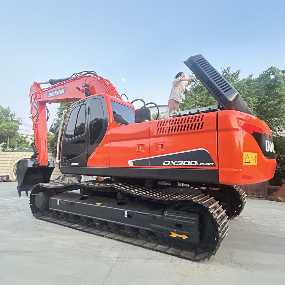 Doosan DX300LC Crawler Excavator - Pelle sur chenille: photos 4 Doosan DX300LC Crawler Excavator - Pelle sur chenille: photos 4