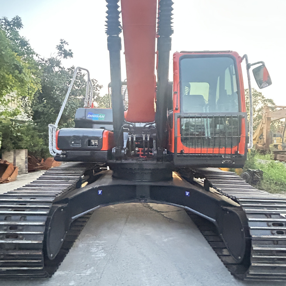 Doosan DX300LC Crawler Excavator - Pelle sur chenille: photos 3 Doosan DX300LC Crawler Excavator - Pelle sur chenille: photos 3