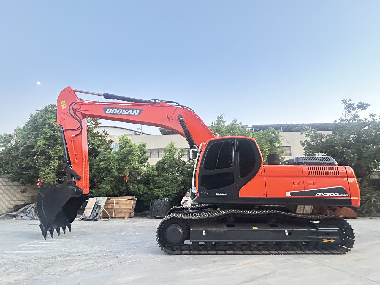 Doosan DX300LC Crawler Excavator - Pelle sur chenille: photos 3 Doosan DX300LC Crawler Excavator - Pelle sur chenille: photos 3