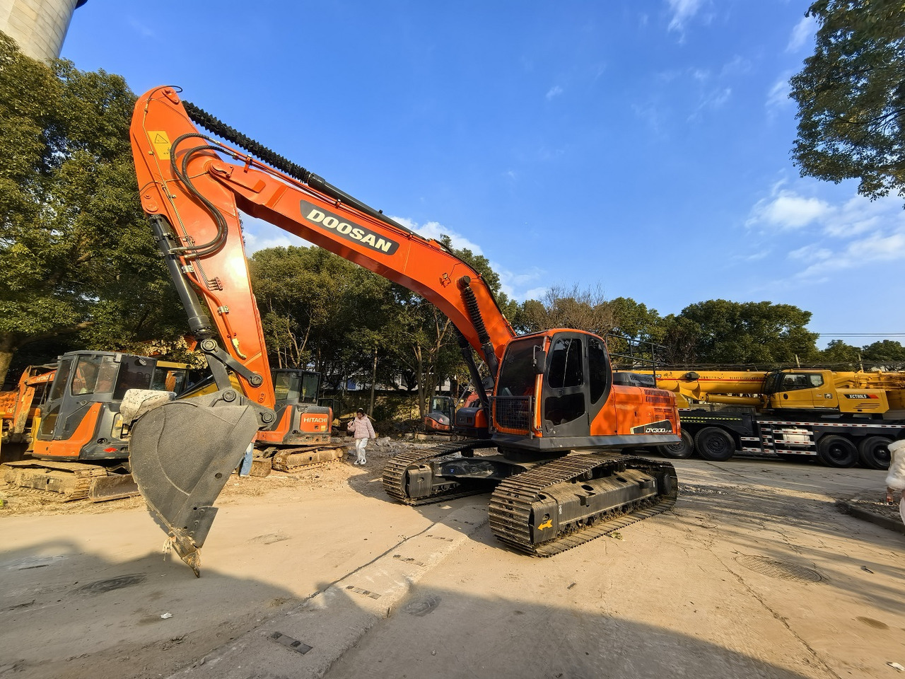 Doosan DX300LC Crawler Excavator - Pelle sur chenille: photos 1 Doosan DX300LC Crawler Excavator - Pelle sur chenille: photos 1