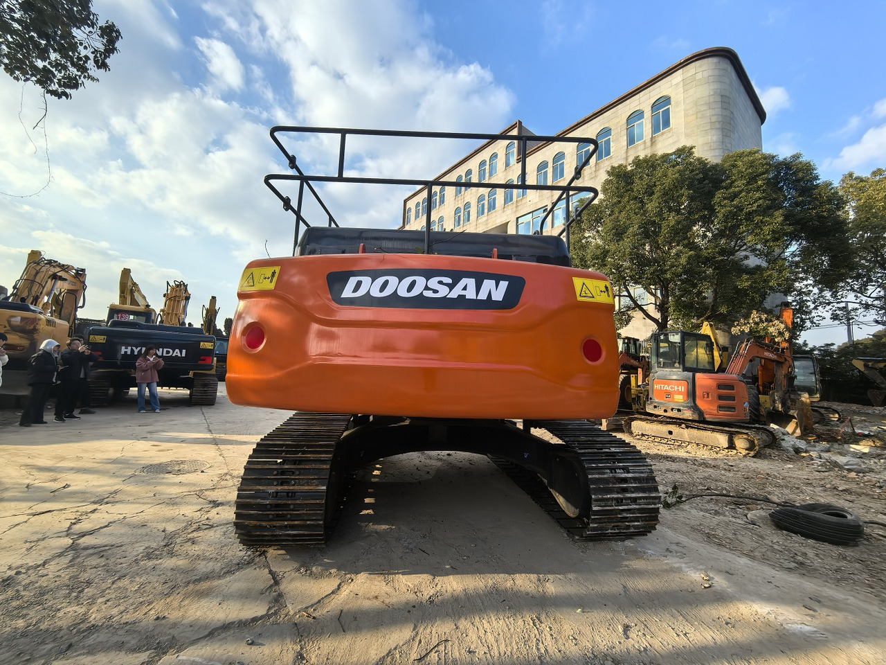 Doosan DX300LC Crawler Excavator - Pelle sur chenille: photos 5 Doosan DX300LC Crawler Excavator - Pelle sur chenille: photos 5