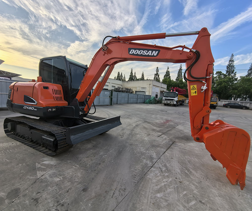 Doosan Dx60 Crawler Excavator - Pelle sur chenille: photos 1 Doosan Dx60 Crawler Excavator - Pelle sur chenille: photos 1