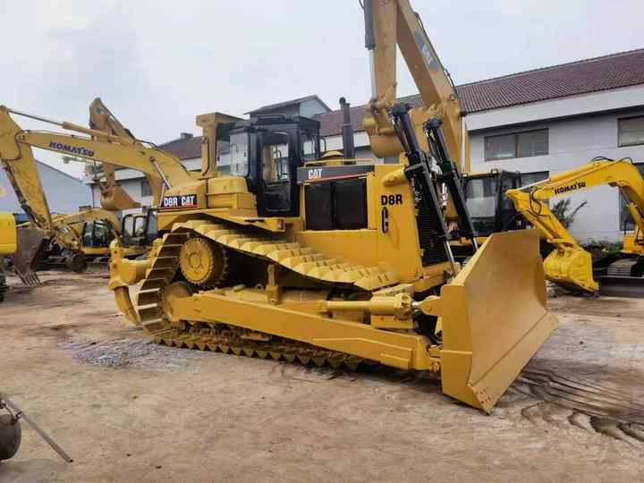 Good condition Used Japan Bulldozer D8R Caterpillar bulldozer CAT d8r d9r Crawler bulldozers - Bulldozer: photos 4 Good condition Used Japan Bulldozer D8R Caterpillar bulldozer CAT d8r d9r Crawler bulldozers - Bulldozer: photos 4