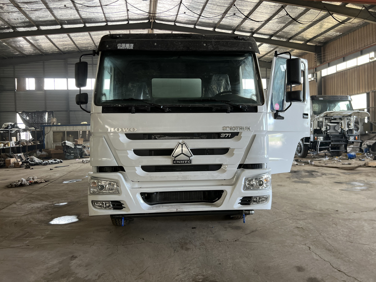 HOWO HOWO water tanker truck - Camion citerne: photos 3 HOWO HOWO water tanker truck - Camion citerne: photos 3