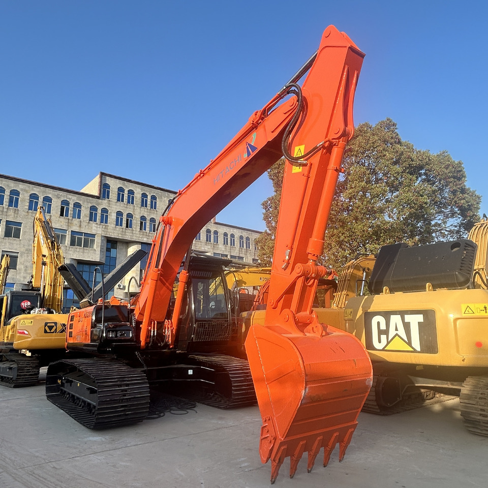Hitachi ZX200-3 Excavator - Pelle sur chenille: photos 2 Hitachi ZX200-3 Excavator - Pelle sur chenille: photos 2