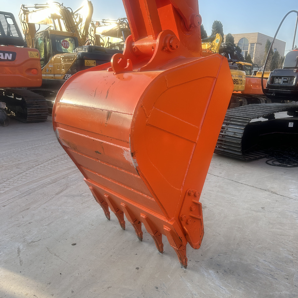 Hitachi ZX200-3 Excavator - Pelle sur chenille: photos 4 Hitachi ZX200-3 Excavator - Pelle sur chenille: photos 4