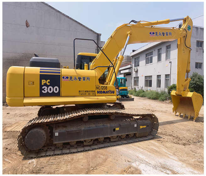 Hot Selling Japan Komatsu PC300-7 Excavators Crawler Excavator Used Pc300-7 at low Price for sale - Pelle sur chenille: photos 1 Hot Selling Japan Komatsu PC300-7 Excavators Crawler Excavator Used Pc300-7 at low Price for sale - Pelle sur chenille: photos 1