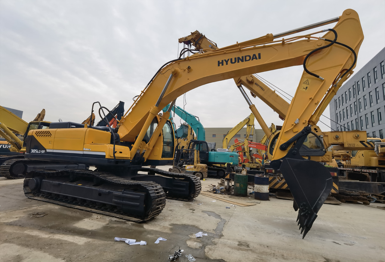 Hyundai 305LC-9T Excavator - Pelle sur chenille: photos 5 Hyundai 305LC-9T Excavator - Pelle sur chenille: photos 5
