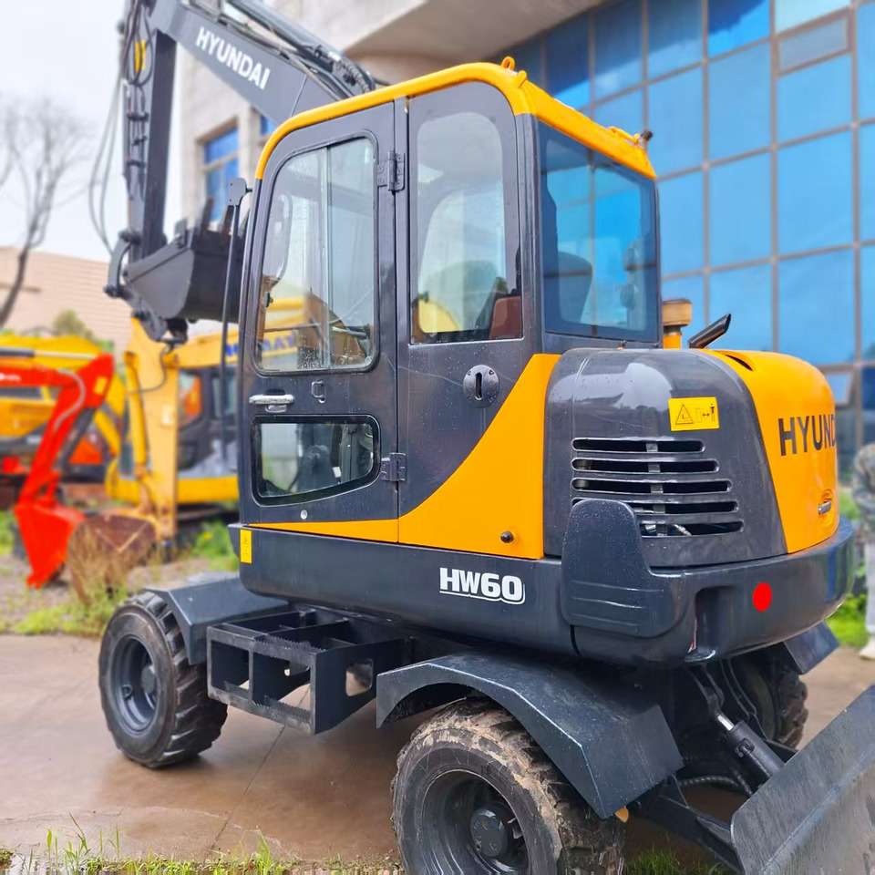 Hyundai 60w-9 wheel excavator - Pelle sur pneus: photos 3 Hyundai 60w-9 wheel excavator - Pelle sur pneus: photos 3