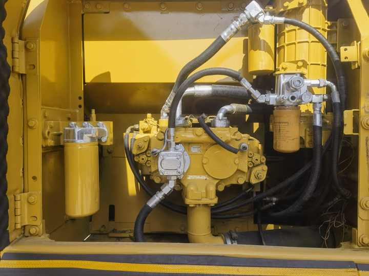 Pelle sur chenille Japan caterpillar used hydraulic tracked excavator 320D cat 20 ton 320DL for sale: photos 6