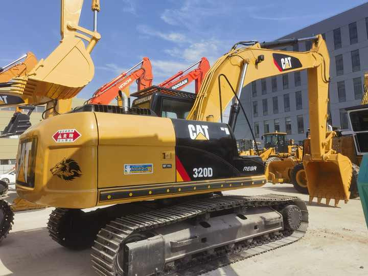 Japan original Hot selling 20 ton CAT320D second hand excavators Caterpillar excavator cat320d for sale - Pelle sur chenille: photos 2 Japan original Hot selling 20 ton CAT320D second hand excavators Caterpillar excavator cat320d for sale - Pelle sur chenille: photos 2