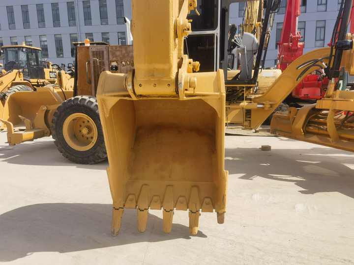 Japan original Hot selling 20 ton CAT320D second hand excavators Caterpillar excavator cat320d for sale - Pelle sur chenille: photos 4 Japan original Hot selling 20 ton CAT320D second hand excavators Caterpillar excavator cat320d for sale - Pelle sur chenille: photos 4