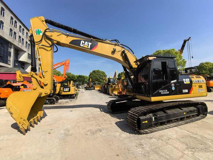 Japan original good condition used caterpillar cat320d excavator second hand cat 320d digger for sale - Pelle sur chenille: photos 3 Japan original good condition used caterpillar cat320d excavator second hand cat 320d digger for sale - Pelle sur chenille: photos 3