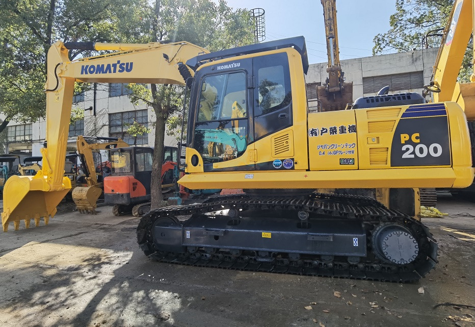 Komatsu PC200-8 Excavator - Pelle sur chenille: photos 1 Komatsu PC200-8 Excavator - Pelle sur chenille: photos 1