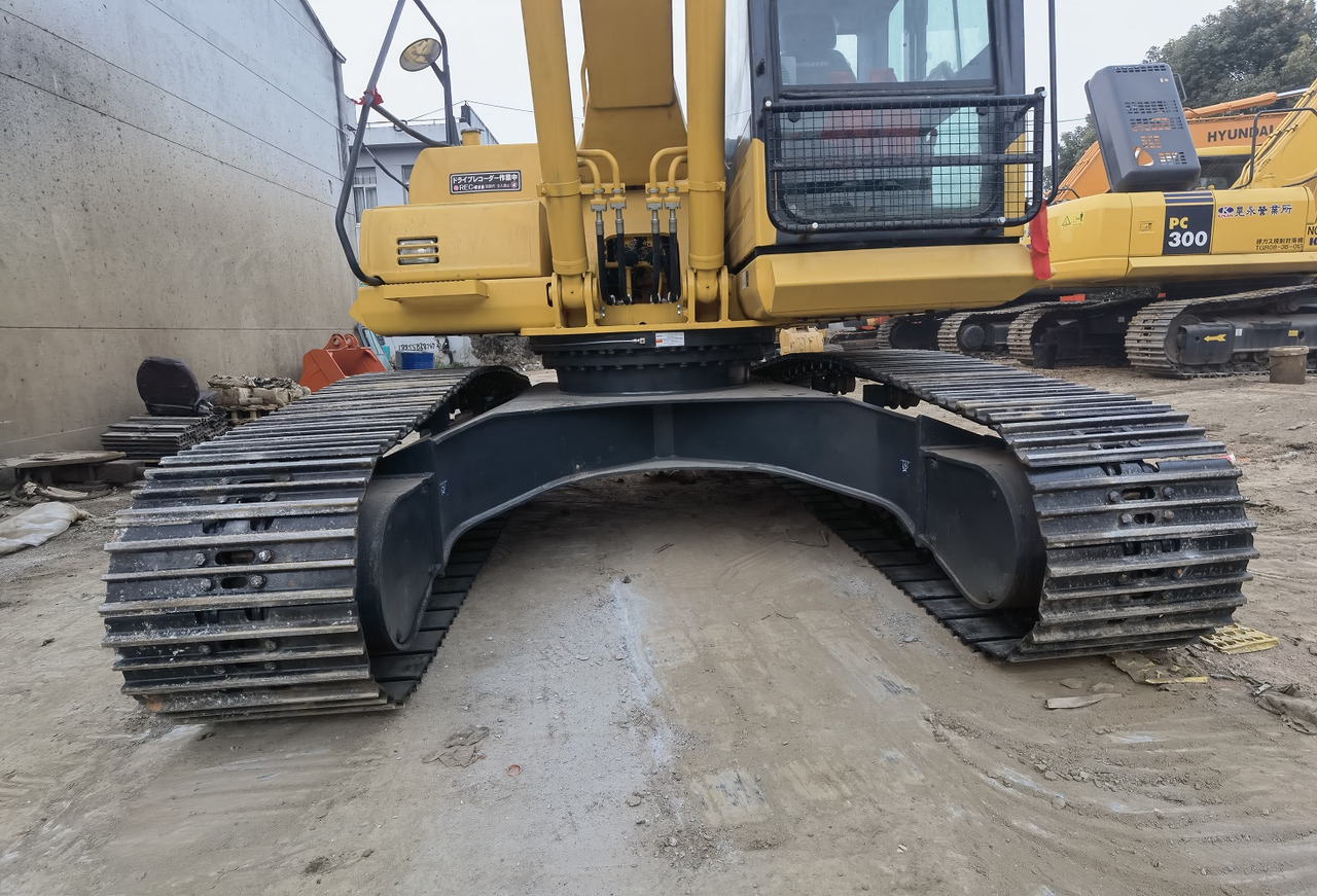 Komatsu PC200-8 Excavator - Pelle sur chenille: photos 4 Komatsu PC200-8 Excavator - Pelle sur chenille: photos 4