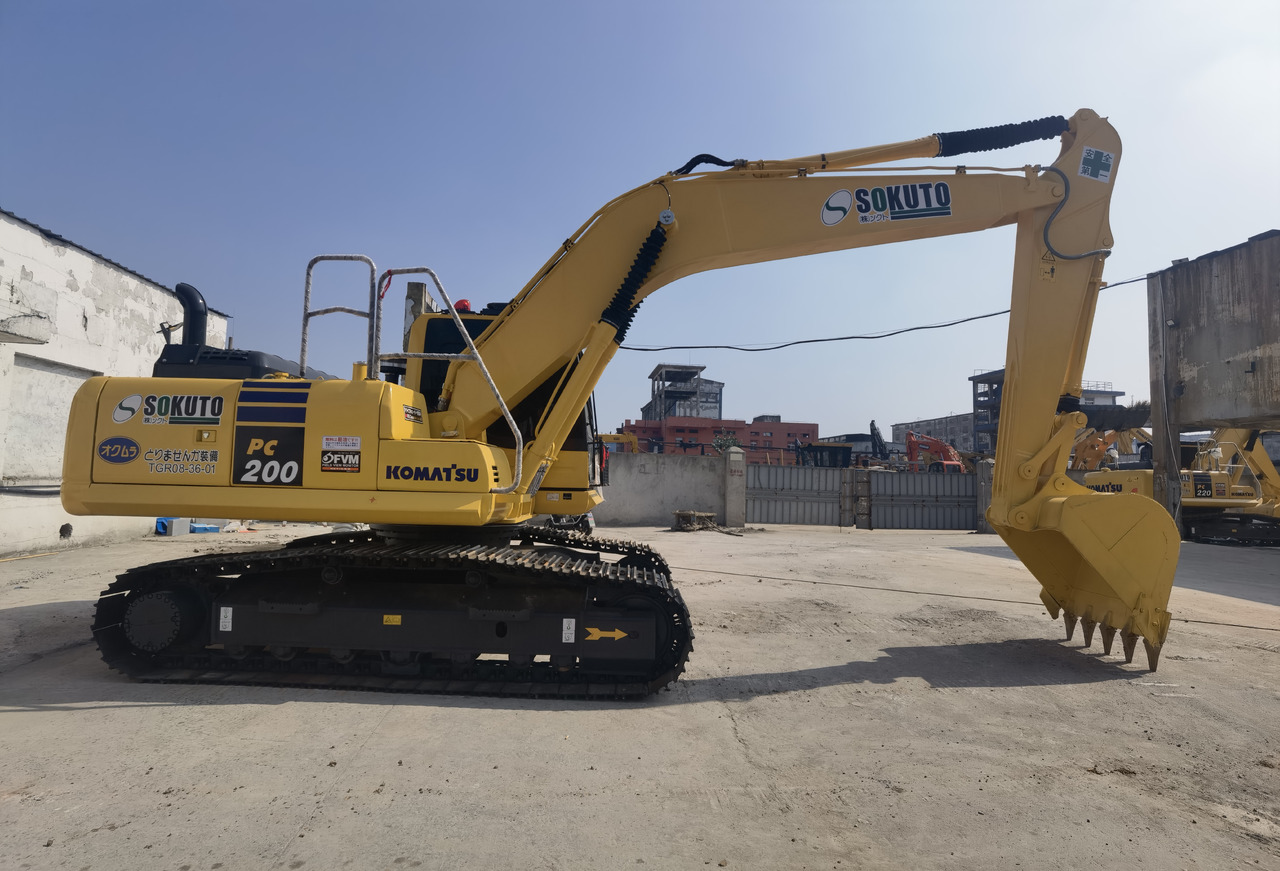 Komatsu PC200-8 Excavator - Pelle sur chenille: photos 2 Komatsu PC200-8 Excavator - Pelle sur chenille: photos 2