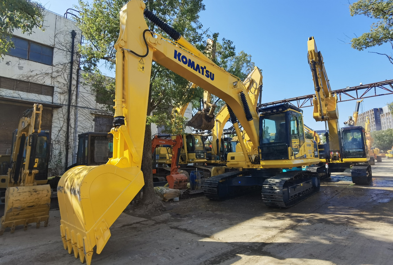 Komatsu PC200-8 Excavator - Pelle sur chenille: photos 3 Komatsu PC200-8 Excavator - Pelle sur chenille: photos 3