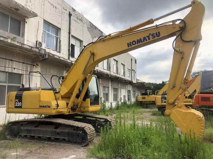 Komatsu PC220-7 - Pelle sur chenille: photos 3 Komatsu PC220-7 - Pelle sur chenille: photos 3