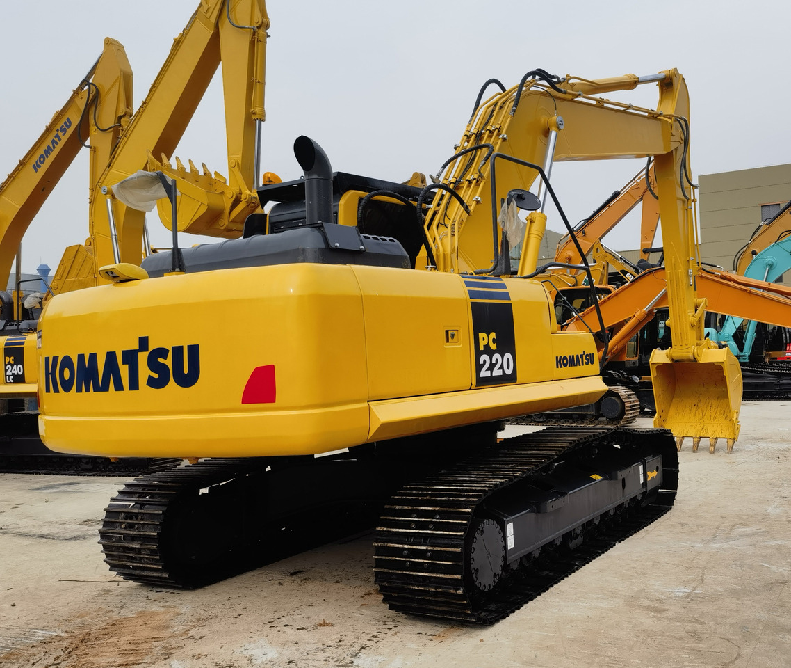 Komatsu PC220-8 Excavator - Pelle sur chenille: photos 1 Komatsu PC220-8 Excavator - Pelle sur chenille: photos 1