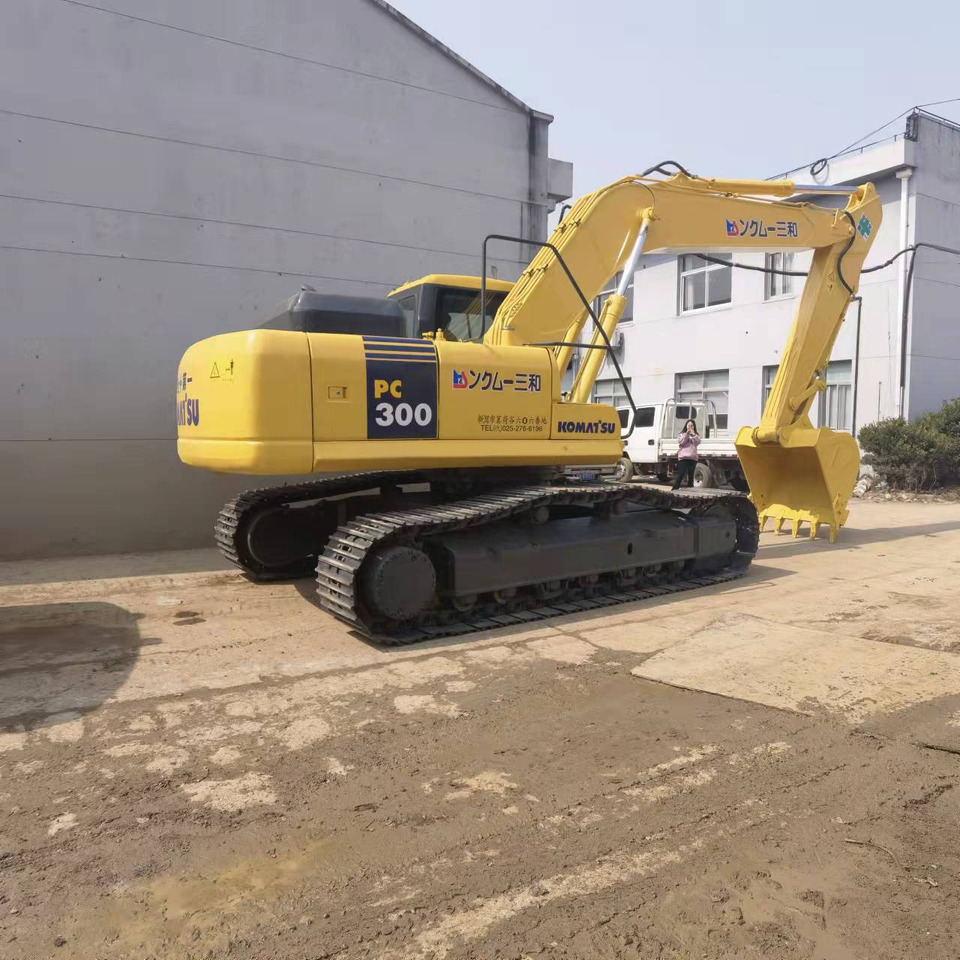 Komatsu PC300-7 Excavator - Pelle sur chenille: photos 1 Komatsu PC300-7 Excavator - Pelle sur chenille: photos 1