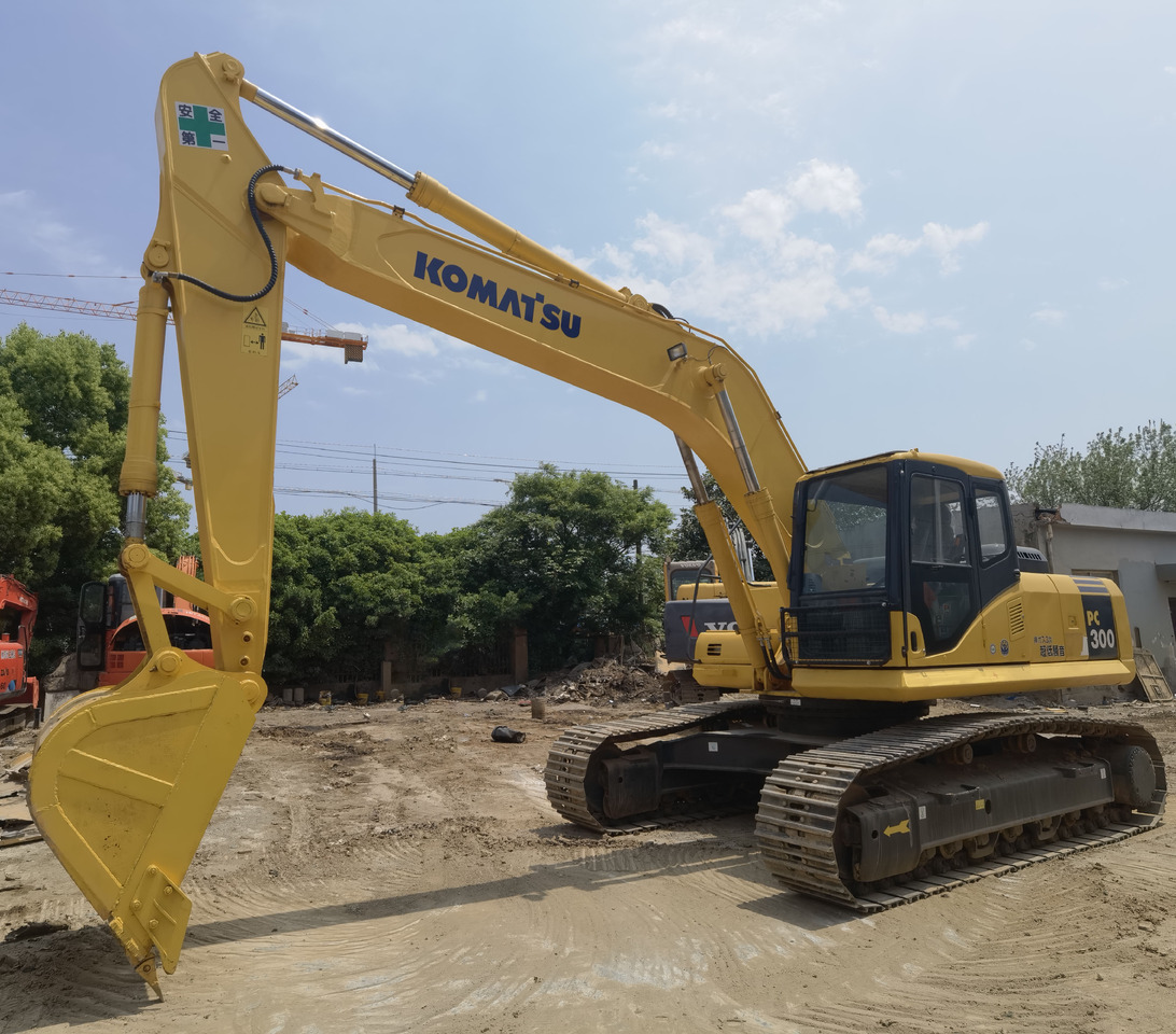 Komatsu PC300-7 Excavator - Pelle sur chenille: photos 1 Komatsu PC300-7 Excavator - Pelle sur chenille: photos 1