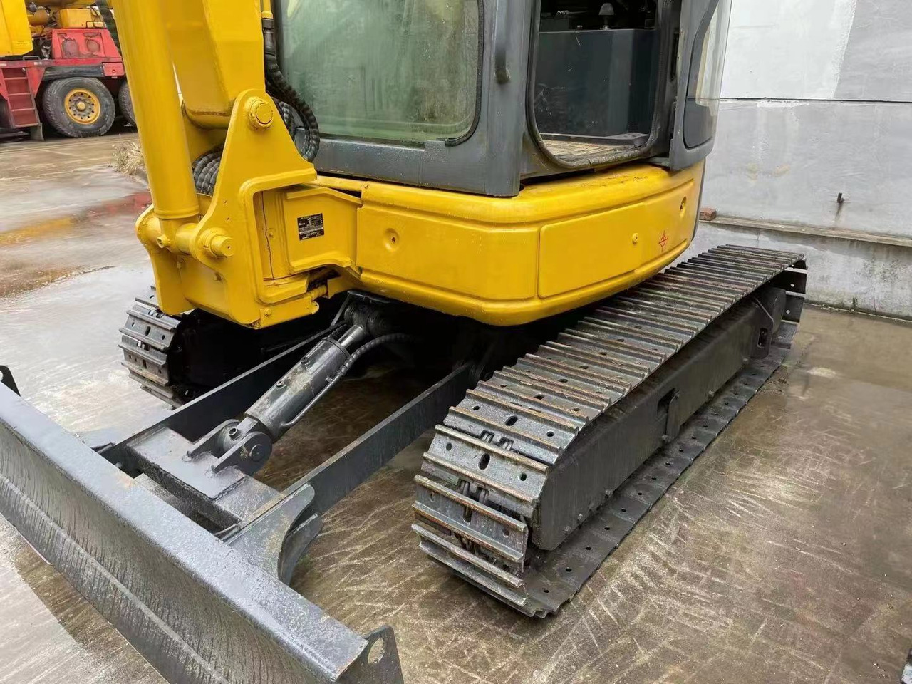 Komatsu PC35MR-3 Excavator - Pelle sur chenille: photos 4 Komatsu PC35MR-3 Excavator - Pelle sur chenille: photos 4
