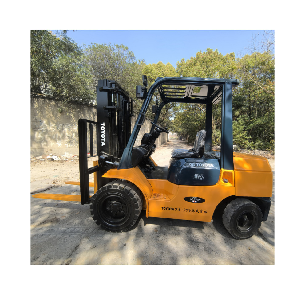Toyota FD30 Forklift - Chariot élévateur diesel: photos 1 Toyota FD30 Forklift - Chariot élévateur diesel: photos 1