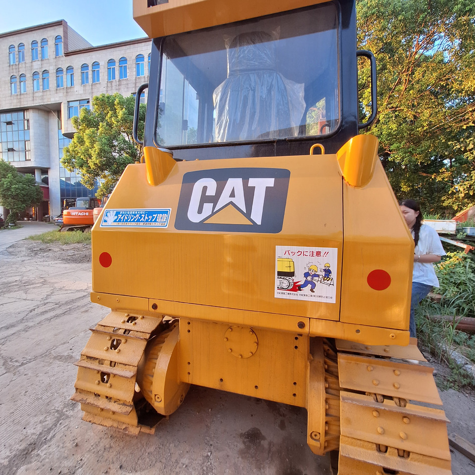 Used caterpillar cat D5k bulldozer - Bulldozer: photos 3 Used caterpillar cat D5k bulldozer - Bulldozer: photos 3