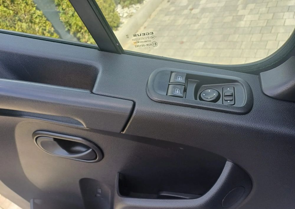 Renault Master 2.3dci 168KM 10palet 2022rok - Utilitaire plateau baché: photos 5 Renault Master 2.3dci 168KM 10palet 2022rok - Utilitaire plateau baché: photos 5