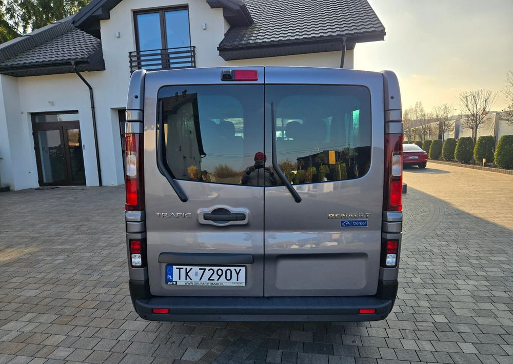 Renault Trafic Grand SpaceClass 2.0 dCi EDC - Voiture: photos 4 Renault Trafic Grand SpaceClass 2.0 dCi EDC - Voiture: photos 4