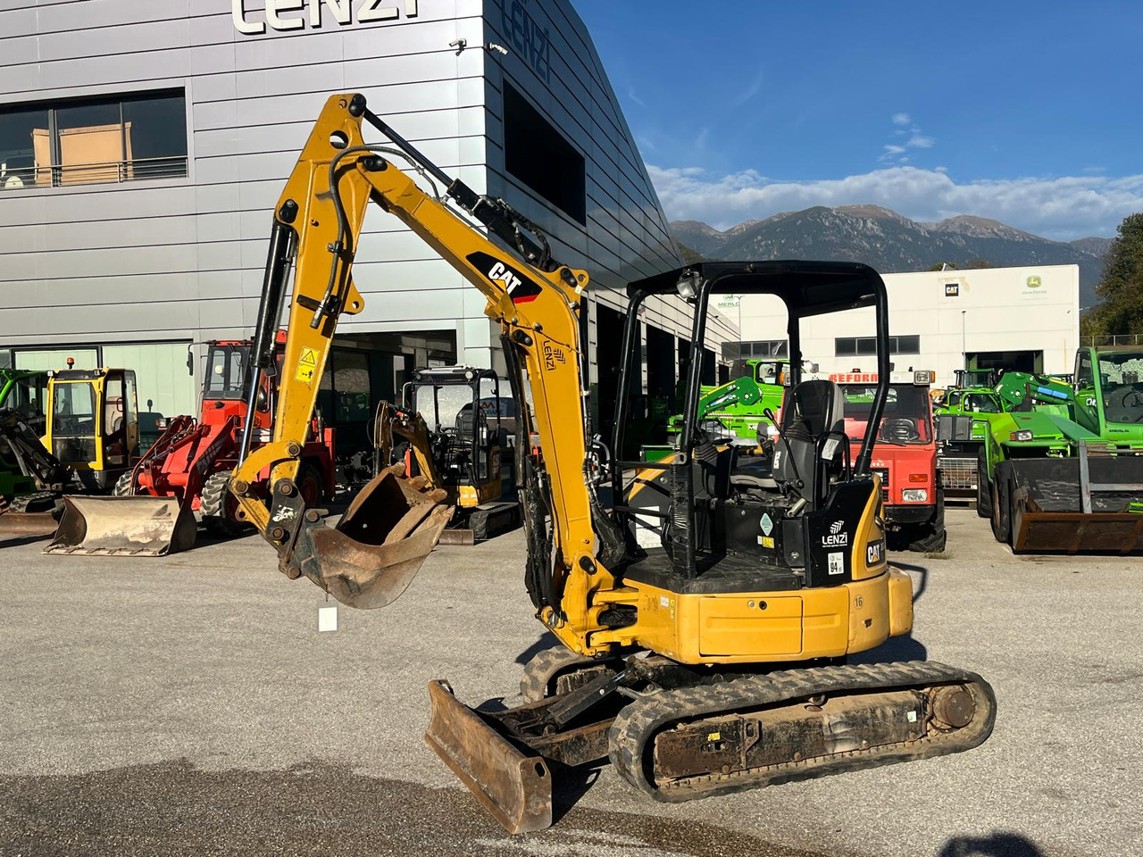 ESCAVATORE CAT 303 E CR - Mini pelle: photos 2 ESCAVATORE CAT 303 E CR - Mini pelle: photos 2