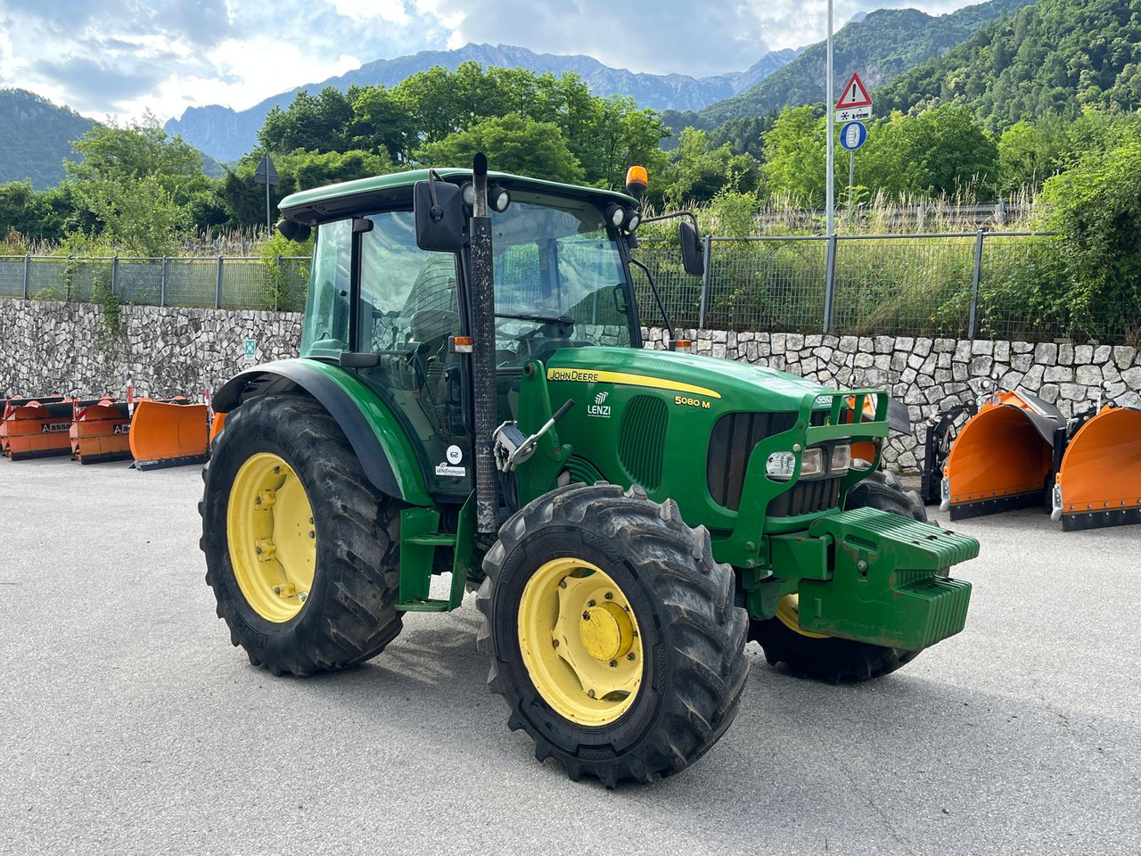 JOHN DEERE 5080 M - Tracteur agricole: photos 4 JOHN DEERE 5080 M - Tracteur agricole: photos 4