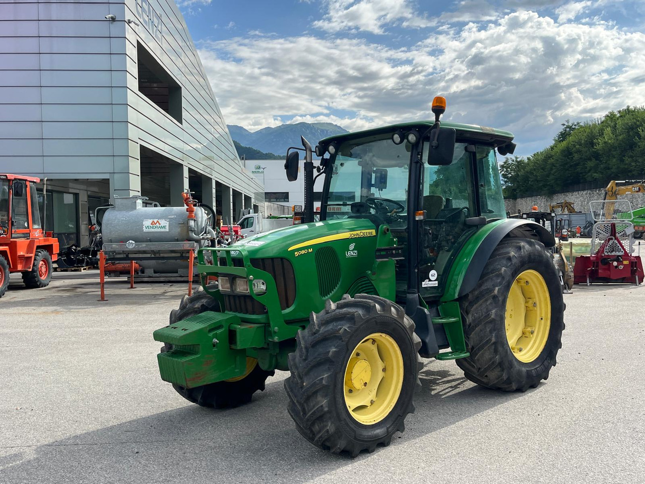 JOHN DEERE 5080 M - Tracteur agricole: photos 2 JOHN DEERE 5080 M - Tracteur agricole: photos 2