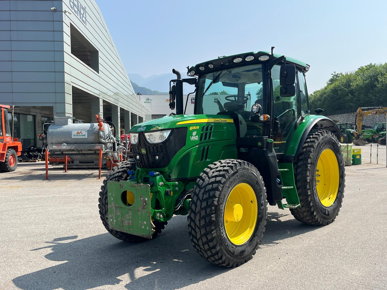 JOHN DEERE 6130R - Tracteur agricole: photos 2 JOHN DEERE 6130R - Tracteur agricole: photos 2