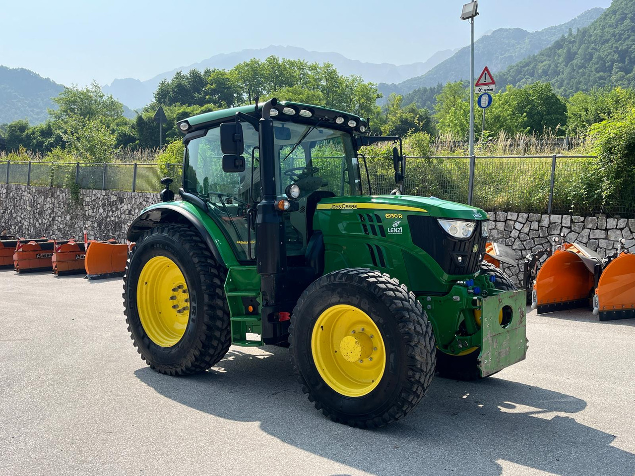 JOHN DEERE 6130R - Tracteur agricole: photos 4 JOHN DEERE 6130R - Tracteur agricole: photos 4
