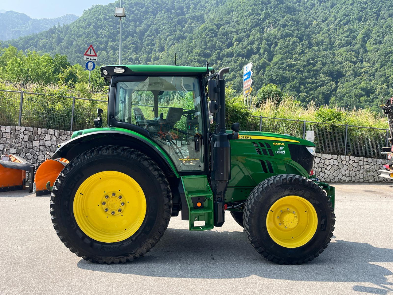 JOHN DEERE 6130R - Tracteur agricole: photos 5 JOHN DEERE 6130R - Tracteur agricole: photos 5