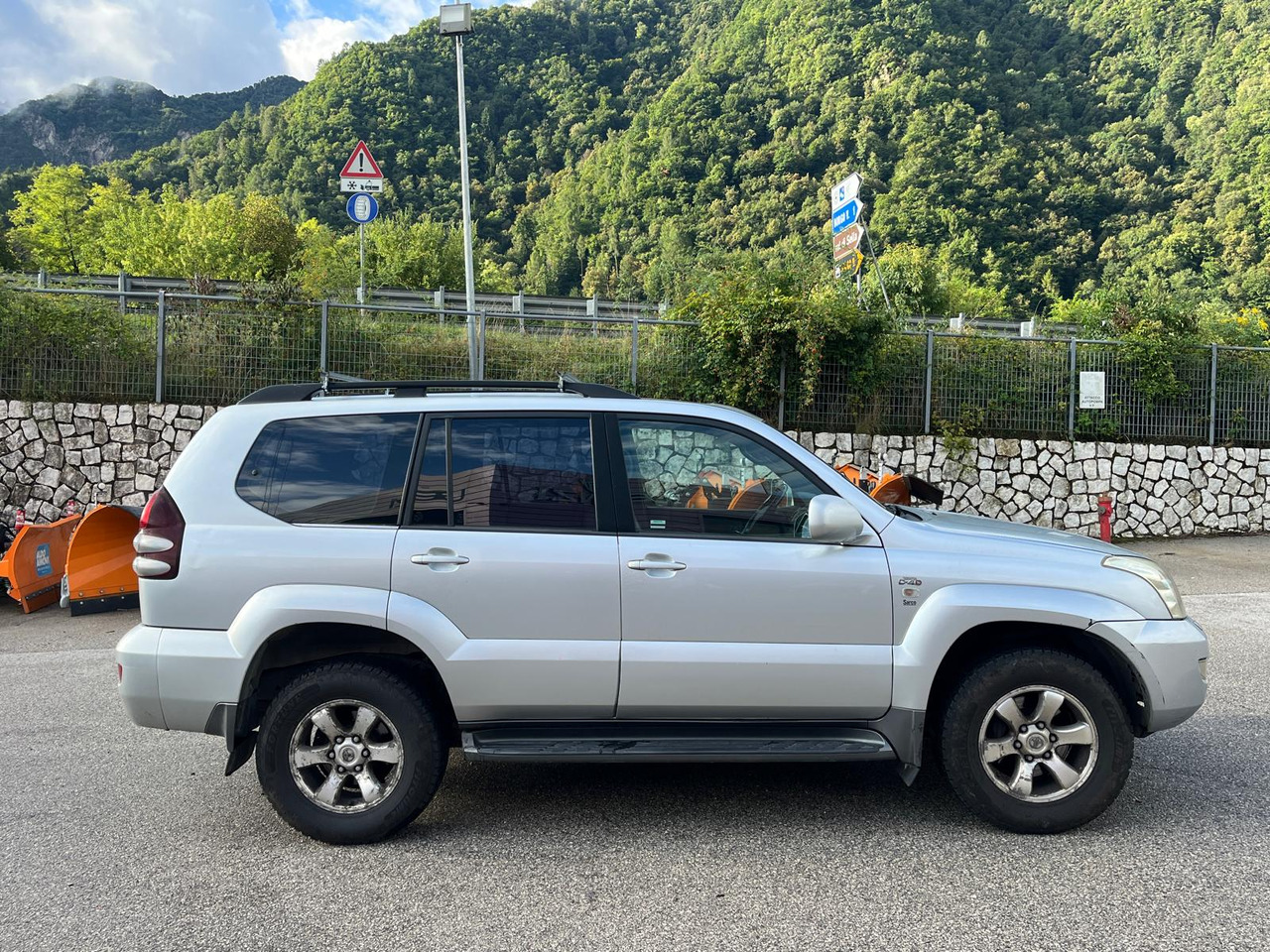 TOYOTA LAND CRUISER 4X4 3.0 D-4D - Voiture: photos 5 TOYOTA LAND CRUISER 4X4 3.0 D-4D - Voiture: photos 5