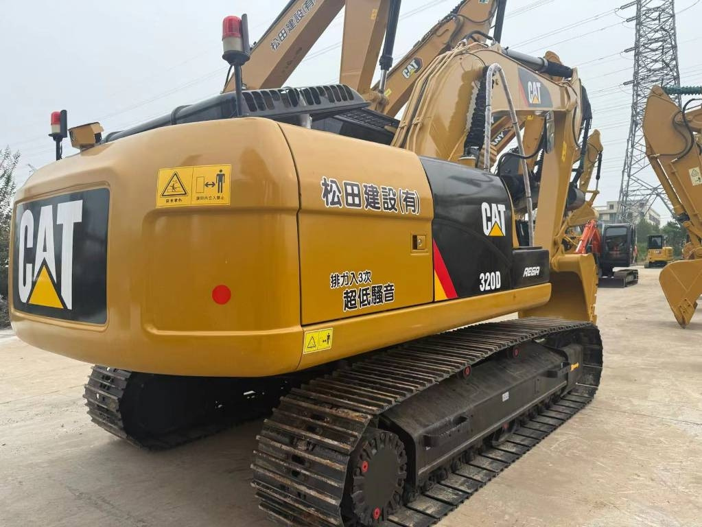 CAT 320 D - Pelle sur chenille: photos 1 CAT 320 D - Pelle sur chenille: photos 1