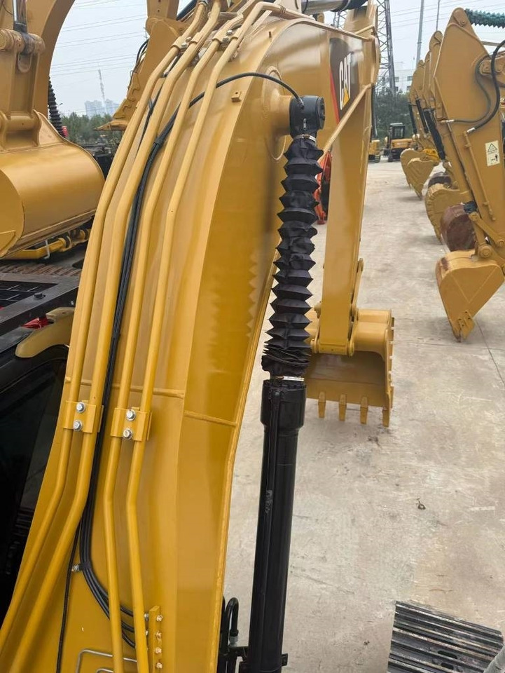 CAT 320 D - Pelle sur chenille: photos 3 CAT 320 D - Pelle sur chenille: photos 3