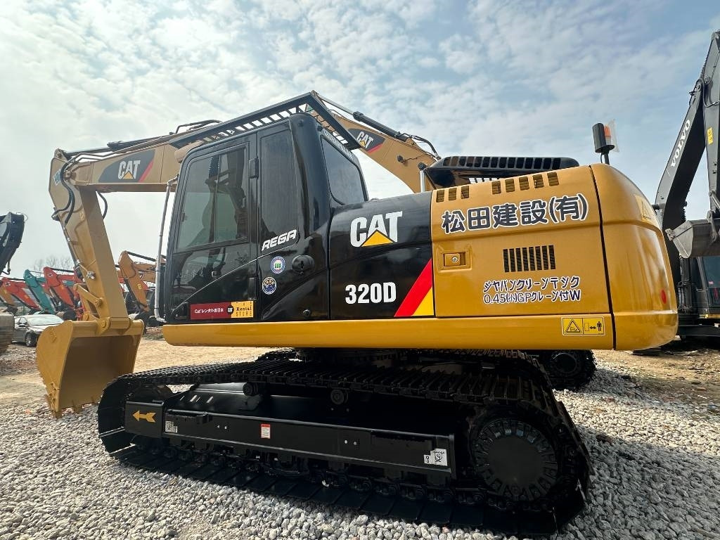 CAT 320 D - Pelle sur chenille: photos 3 CAT 320 D - Pelle sur chenille: photos 3