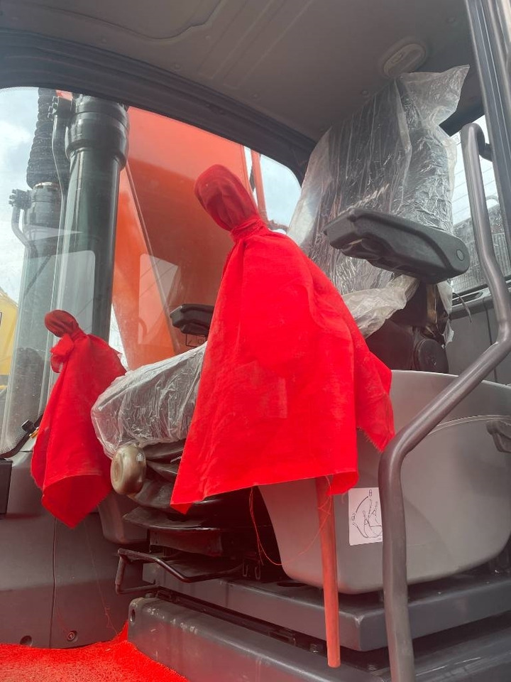 Doosan DX 225 - Pelle sur chenille: photos 2 Doosan DX 225 - Pelle sur chenille: photos 2