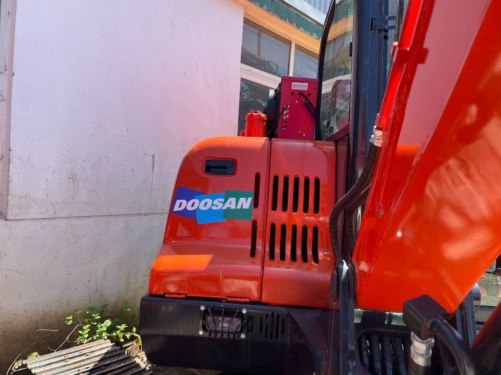 Doosan DX 60 - Pelle sur chenille: photos 2 Doosan DX 60 - Pelle sur chenille: photos 2