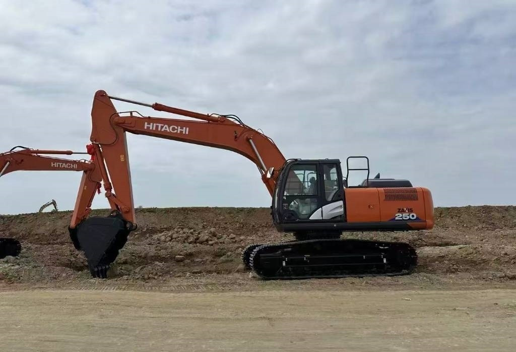 Hitachi 250 - Pelle sur chenille: photos 1 Hitachi 250 - Pelle sur chenille: photos 1