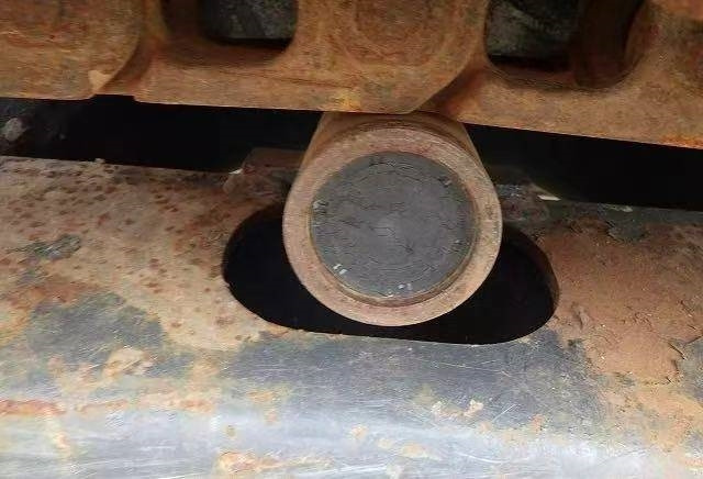 Pelle sur chenille Hitachi 30: photos 12