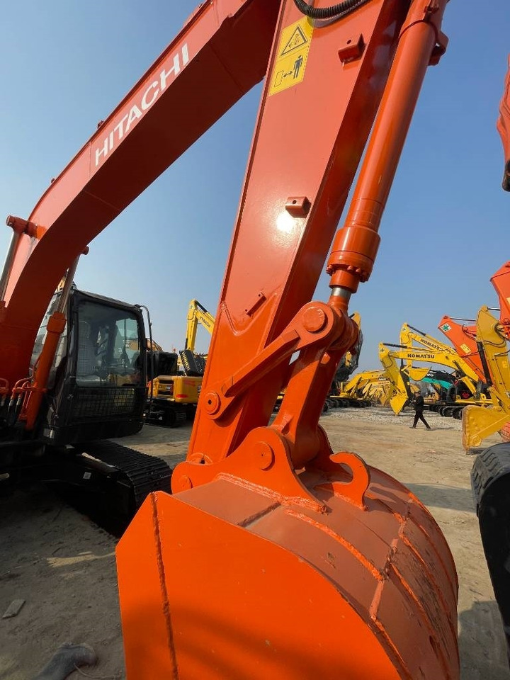 Hitachi ZX 130 - Pelle sur chenille: photos 3 Hitachi ZX 130 - Pelle sur chenille: photos 3