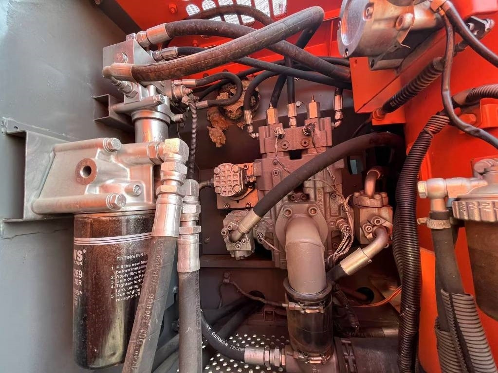 Hitachi ZX 160 LC - Pelle sur chenille: photos 4 Hitachi ZX 160 LC - Pelle sur chenille: photos 4